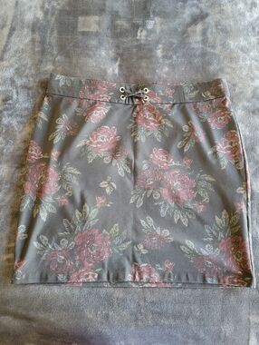 Roz & Ali Floral Pencil Skirt
